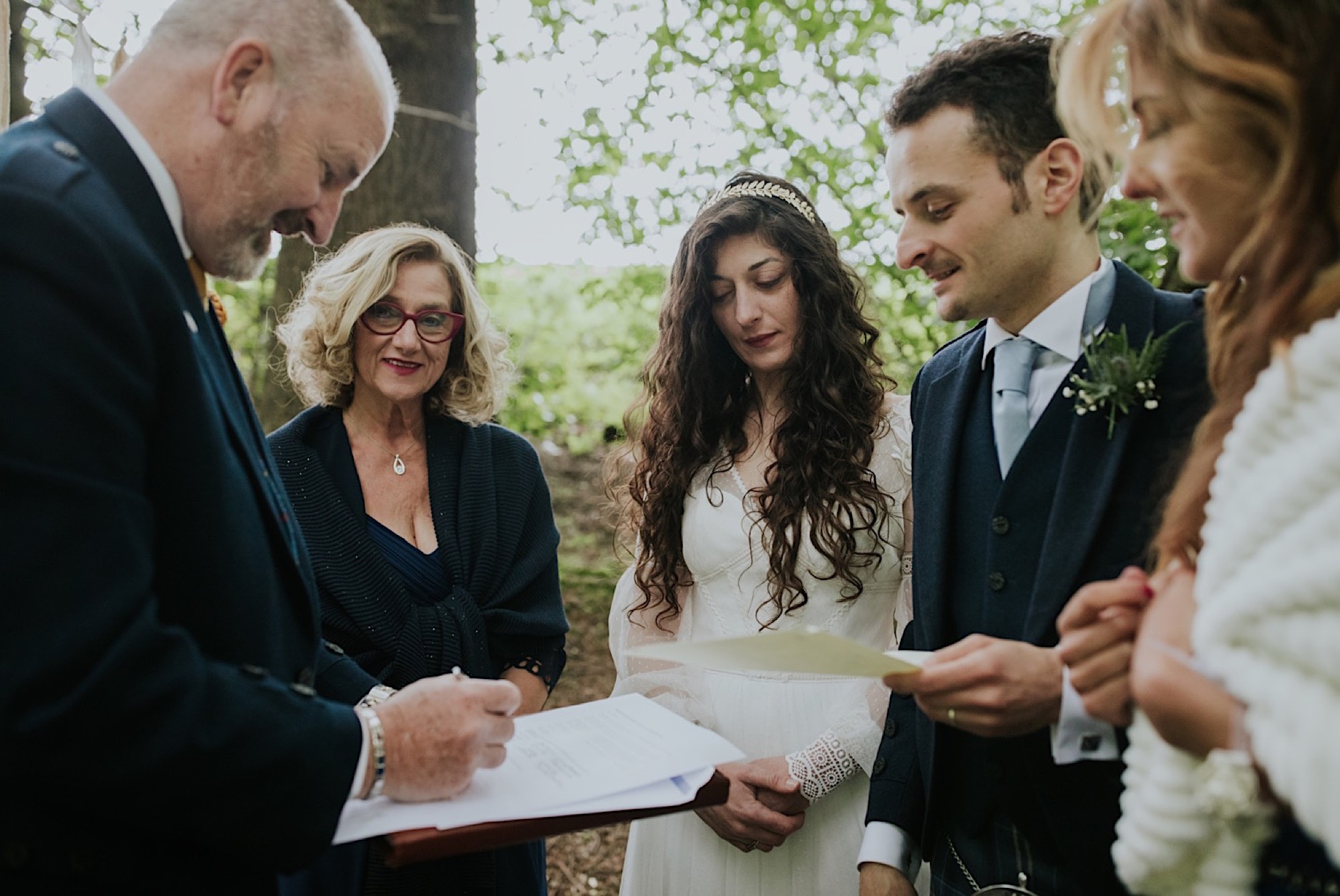 signing the wedding schedule