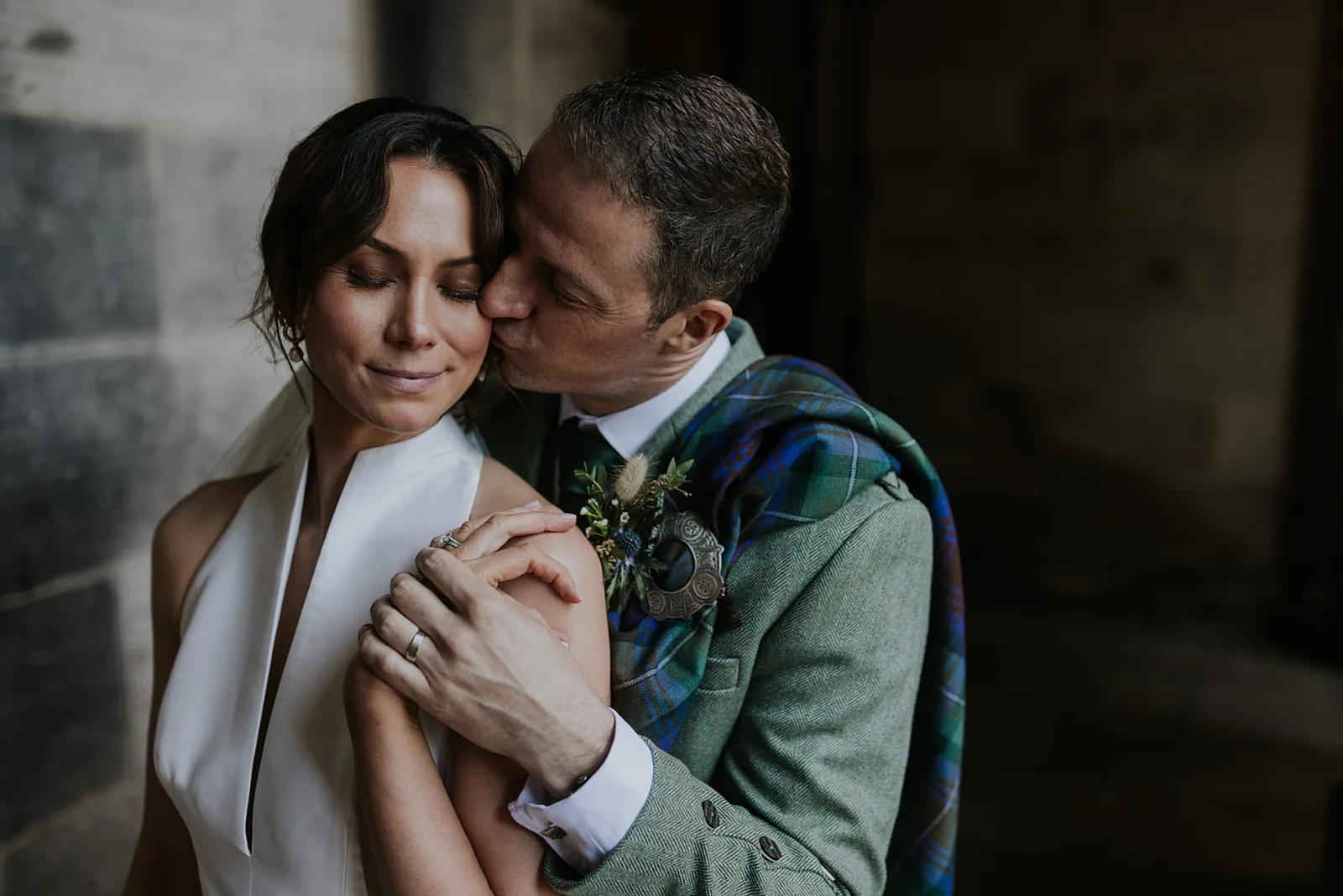 Elegant Luxury Signet Library Edinburgh Wedding – Digital & 35mm Film